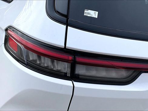 New 2025 Jeep Grand Cherokee L Limited w/ Black Appearance Package AWD/4WD image 15
