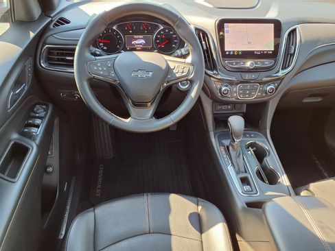 Used 2023 Chevrolet Equinox Premier FWD image 2