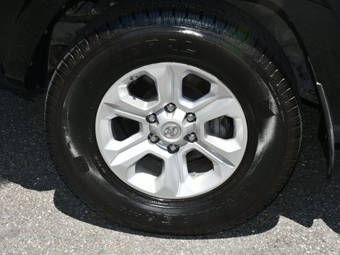 Used 2017 Toyota 4Runner SR5 Premium RWD image 22