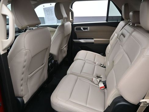 Used 2022 Ford Explorer XLT w/ Equipment Group 202A AWD/4WD image 27