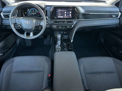 Used 2025 Toyota Camry LE w/ Convenience Package image 12