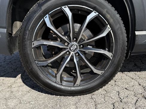 Used 2020 Subaru Ascent Premium w/ Convenience Package image 29