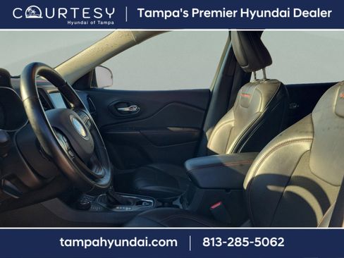 Used 2021 Jeep Cherokee Trailhawk w/ Comfort/Convenience Group image 23