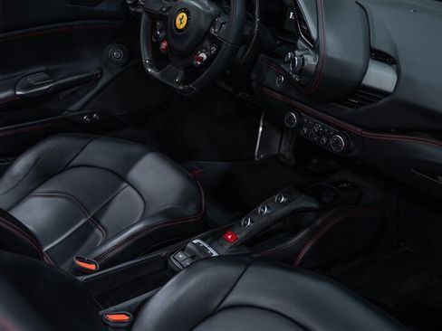 Used 2018 Ferrari 488 Spider RWD image 60