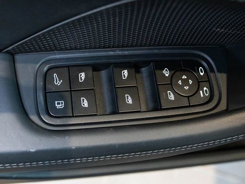 Certified 2025 Porsche Panamera 4S AWD/4WD image 18