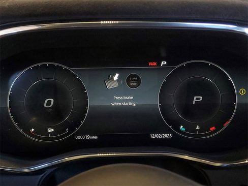 New 2026 Jaguar F-PACE SVR image 14