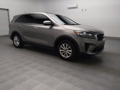 Used 2019 Kia Sorento LX image 13