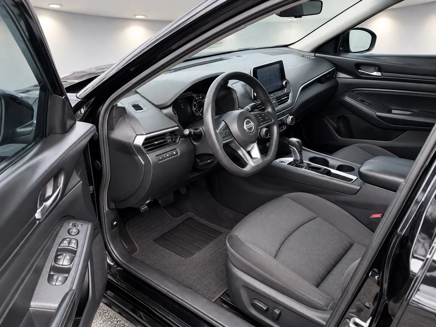 Used 2020 Nissan Altima 2.5 S FWD image 4
