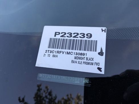 Used 2021 Toyota RAV4 XLE Premium image 37