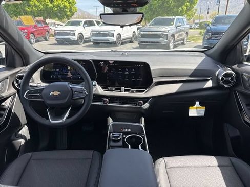 New 2026 Chevrolet Equinox LT w/ Convenience Package II AWD/4WD image 13