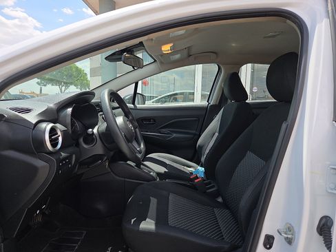 Used 2023 Nissan Versa S FWD image 8