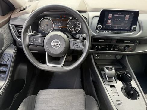 Used 2021 Nissan Rogue S FWD image 11