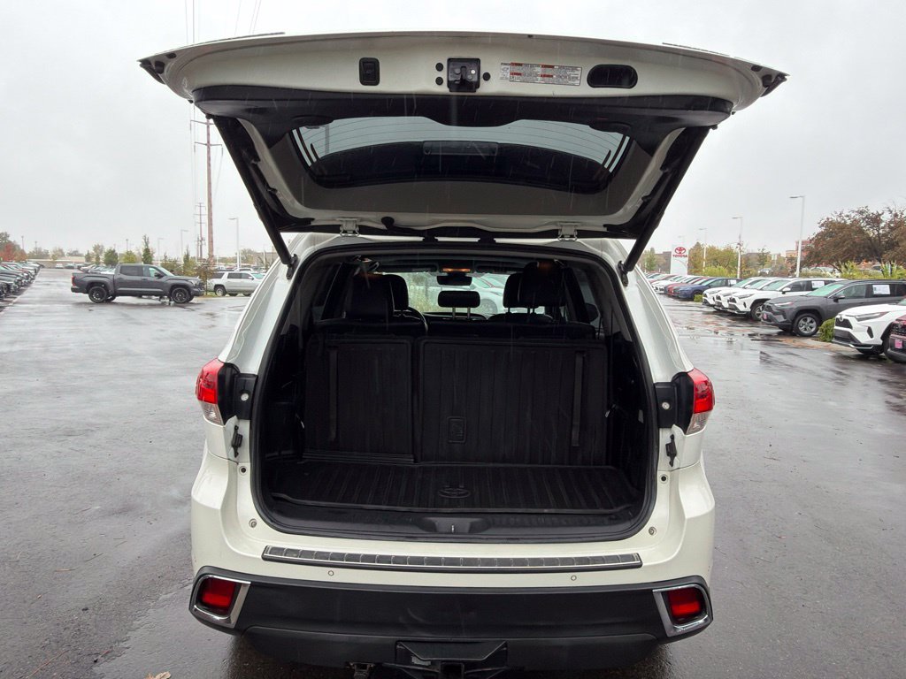 Used 2018 Toyota Highlander Limited AWD/4WD image 17