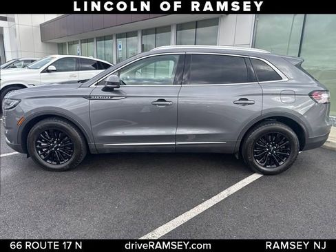 Used 2023 Lincoln Nautilus Reserve image 2