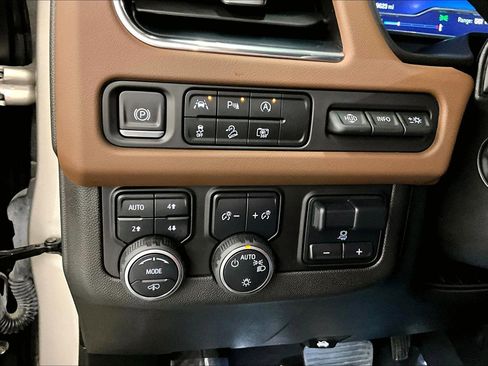 Used 2023 Chevrolet Tahoe High Country w/ LPO, Illumination Package AWD/4WD image 39