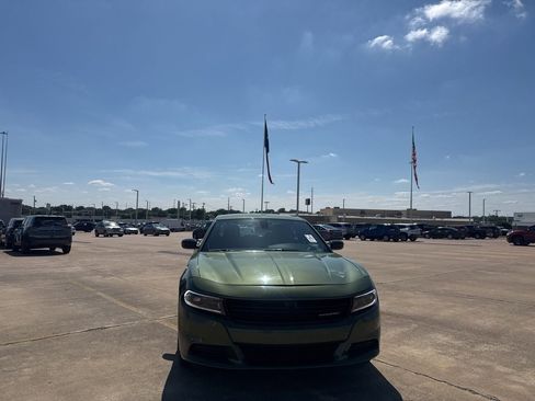 Used 2023 Dodge Charger SXT RWD image 4
