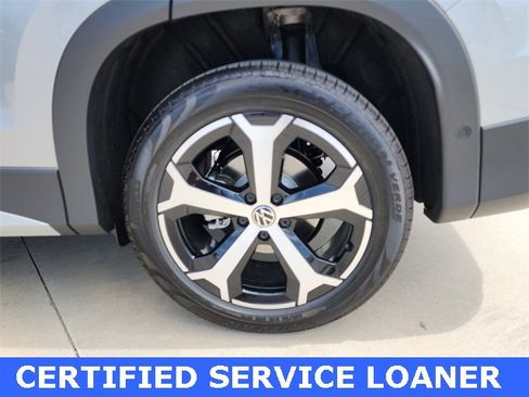 New 2025 Volkswagen Tiguan SE image 26