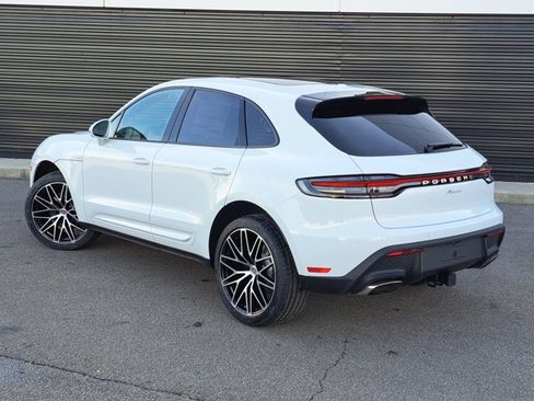 Used 2026 Porsche Macan AWD/4WD image 3