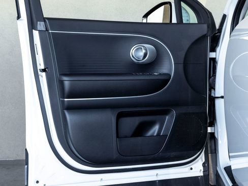 New 2026 Hyundai Ioniq 9 SE image 13