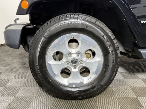 Used 2015 Jeep Wrangler Sahara w/ Connectivity Group AWD/4WD image 24