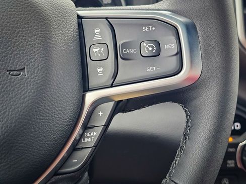 New 2026 RAM 1500 4x4 Crew Cab image 19