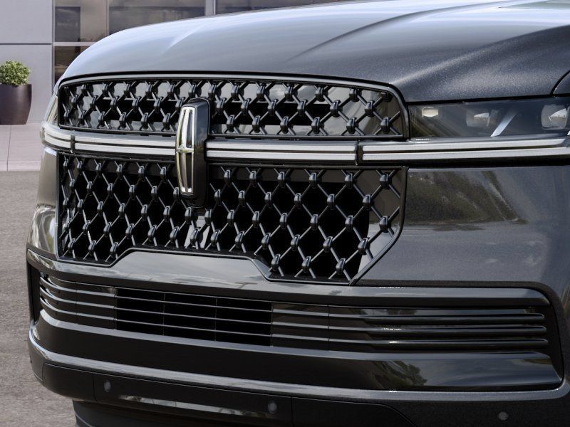 New 2027 Lincoln Navigator Reserve w/ Jet Appearance Package AWD/4WD image 17