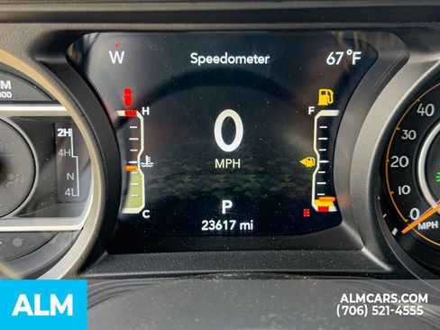 Used 2024 Jeep Wrangler Unlimited Sahara w/ Technology Group AWD/4WD image 32