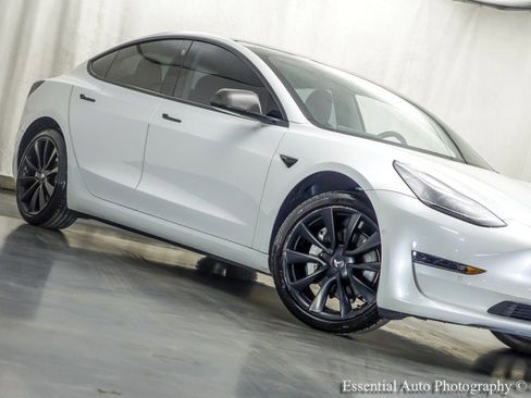 Used 2019 Tesla Model 3 Standard Range Plus image 4