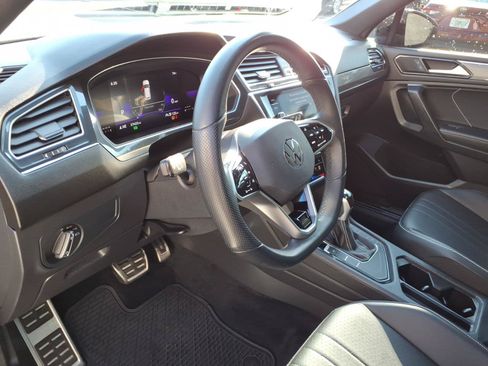 Used 2023 Volkswagen Tiguan SE R-Line FWD image 15