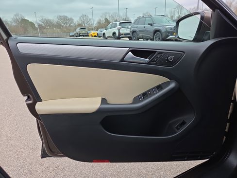 Used 2015 Volkswagen Jetta SE image 17