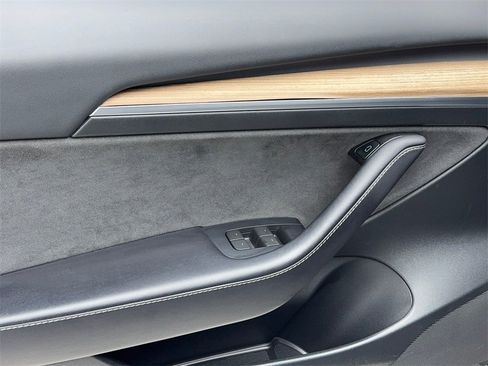 Used 2023 Tesla Model 3 Standard Range image 42
