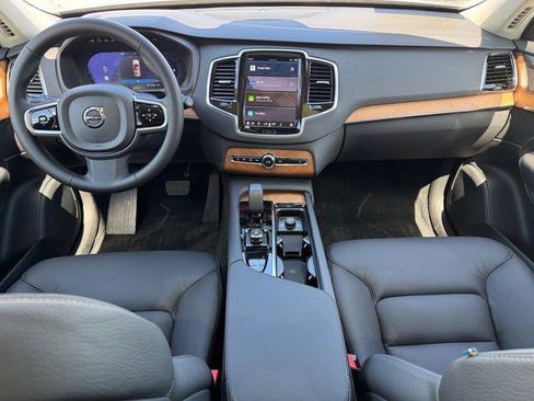 Certified 2025 Volvo XC90 B6 Plus w/ Protection Package Premier image 4