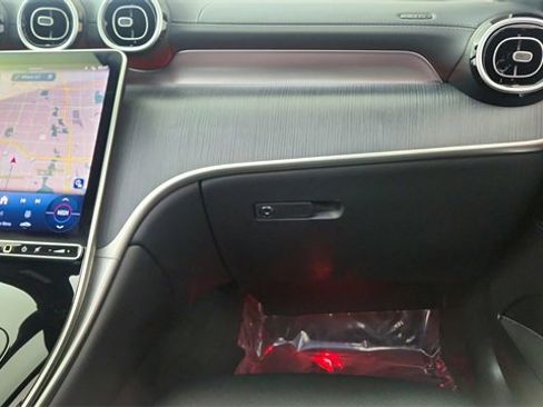 Used 2025 Mercedes-Benz GLC 350e GLC 350e image 38