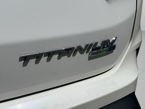 Used 2020 Ford Edge Titanium w/ Equipment Group 301A AWD/4WD image 18