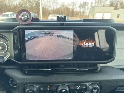 Used 2024 Jeep Wrangler Sport S image 17