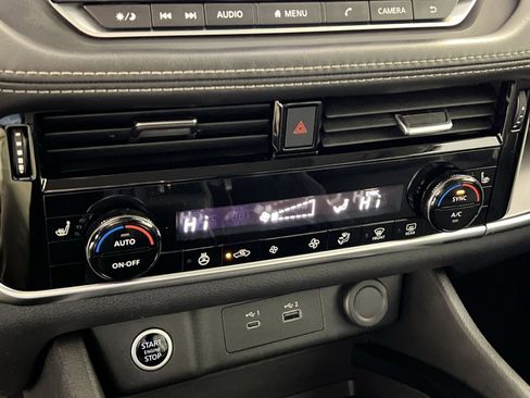 Used 2023 Nissan Rogue SV w/ SV Premium Package image 20