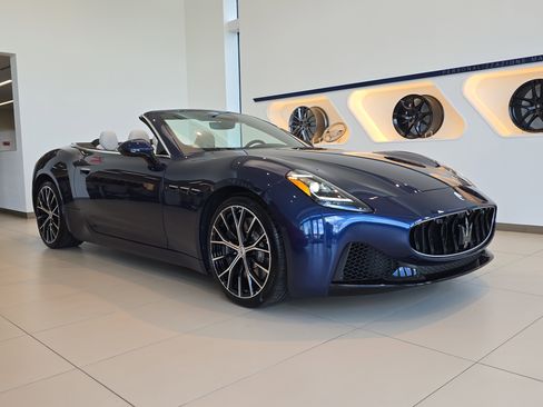 New 2026 Maserati GranCabrio Modena image 2