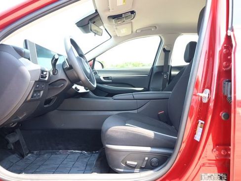 Used 2025 Hyundai Sonata SEL FWD image 13