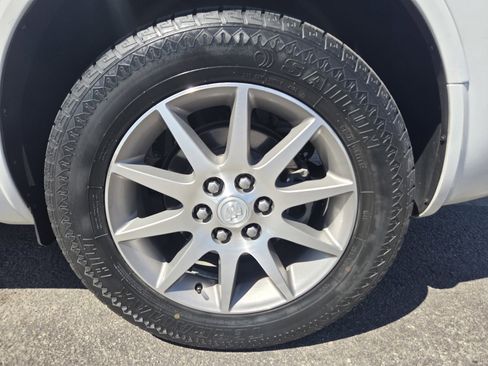 Used 2016 Buick Enclave Leather image 9