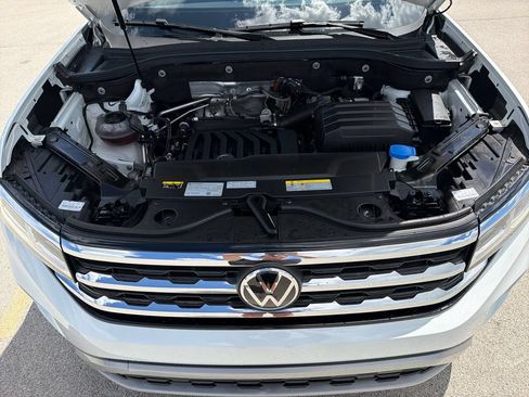Certified 2023 Volkswagen Atlas Cross Sport SE w/ Panoramic Sunroof Package AWD/4WD image 30