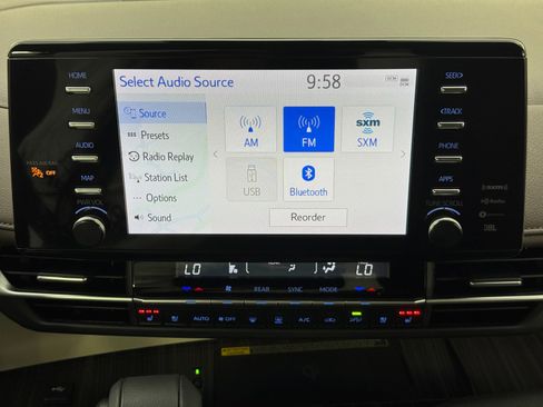 Used 2024 Toyota Sienna Platinum image 28