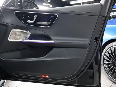 Certified 2025 Mercedes-Benz C 300 Sedan image 27