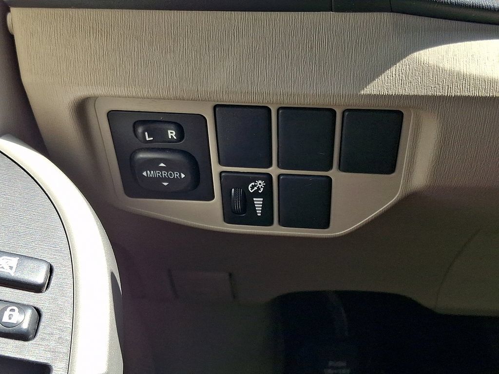 Used 2013 Toyota Prius Two FWD image 21