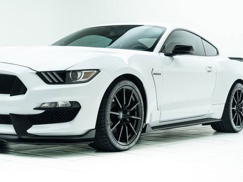 Used 2016 Ford Mustang Shelby GT350 w/ Technology Package RWD image 9
