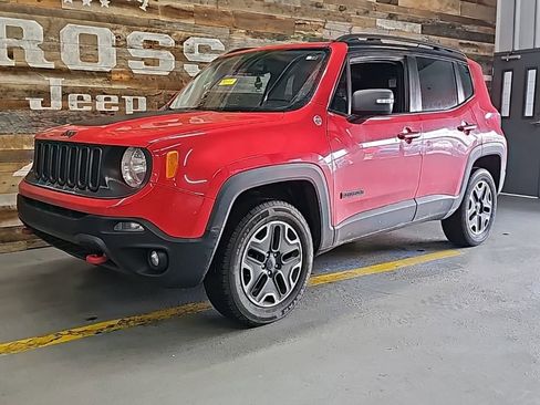 Used 2017 Jeep Renegade Trailhawk image 2
