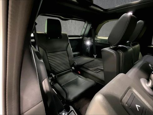 Used 2025 Land Rover Discovery S AWD/4WD image 26