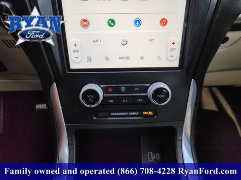 Used 2022 Ford Edge Titanium w/ Equipment Group 301A AWD/4WD image 14