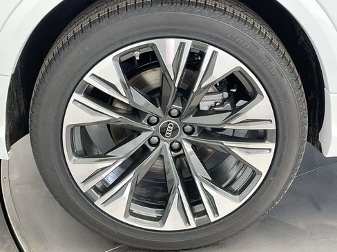 New 2026 Audi Q8 Premium Plus image 13