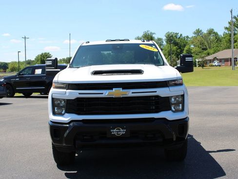 Used 2025 Chevrolet Silverado 2500 Custom w/ Custom Value Package AWD/4WD image 3