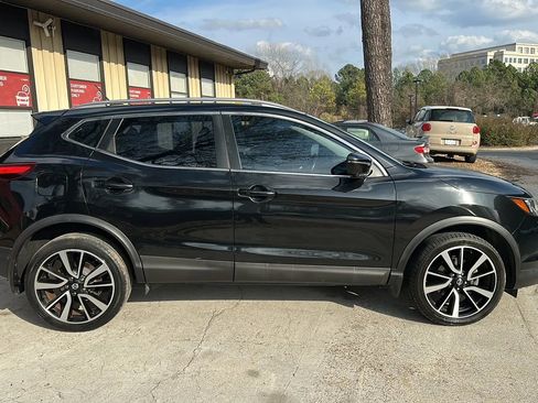Used 2017 Nissan Rogue Sport SL FWD image 6